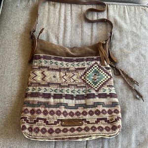 Lucky brand purse